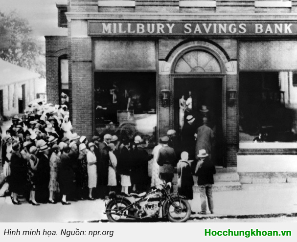 Rút tiền hàng loạt (Bank Run) là gì? Ví dụ về rút tiền hàng loạt