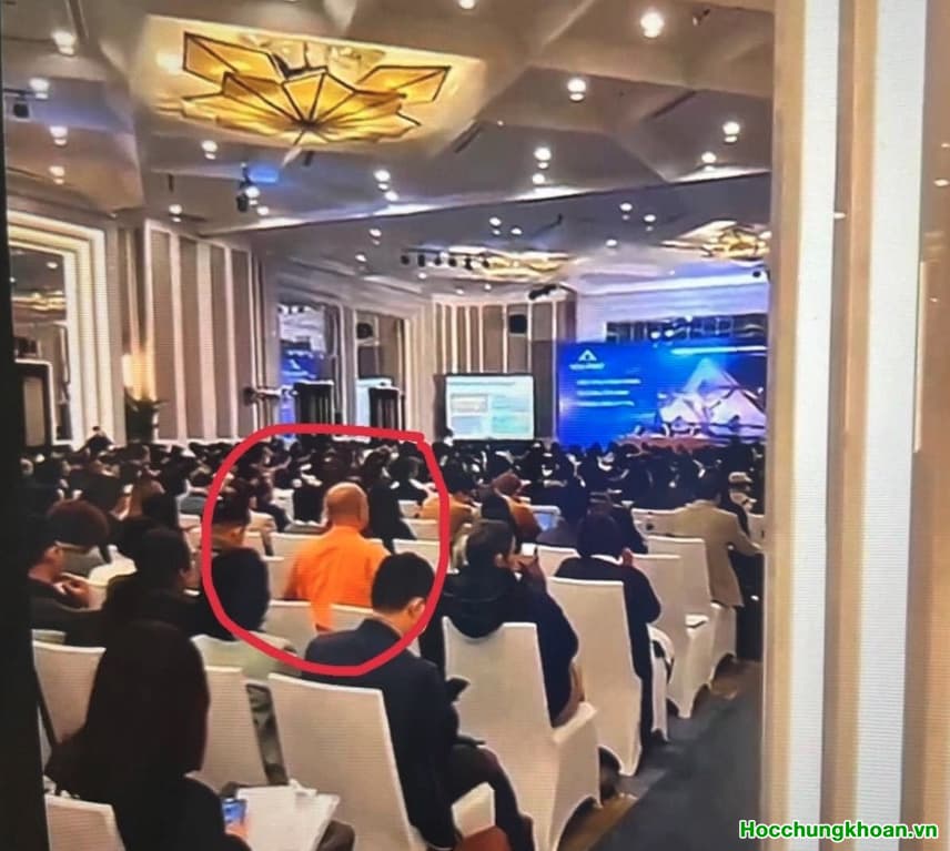 VN-Index đã thoát khỏi kênh giảm giá. Hoạt động bán rất mạnh mạnh mẽ trong vài phiên gần đây